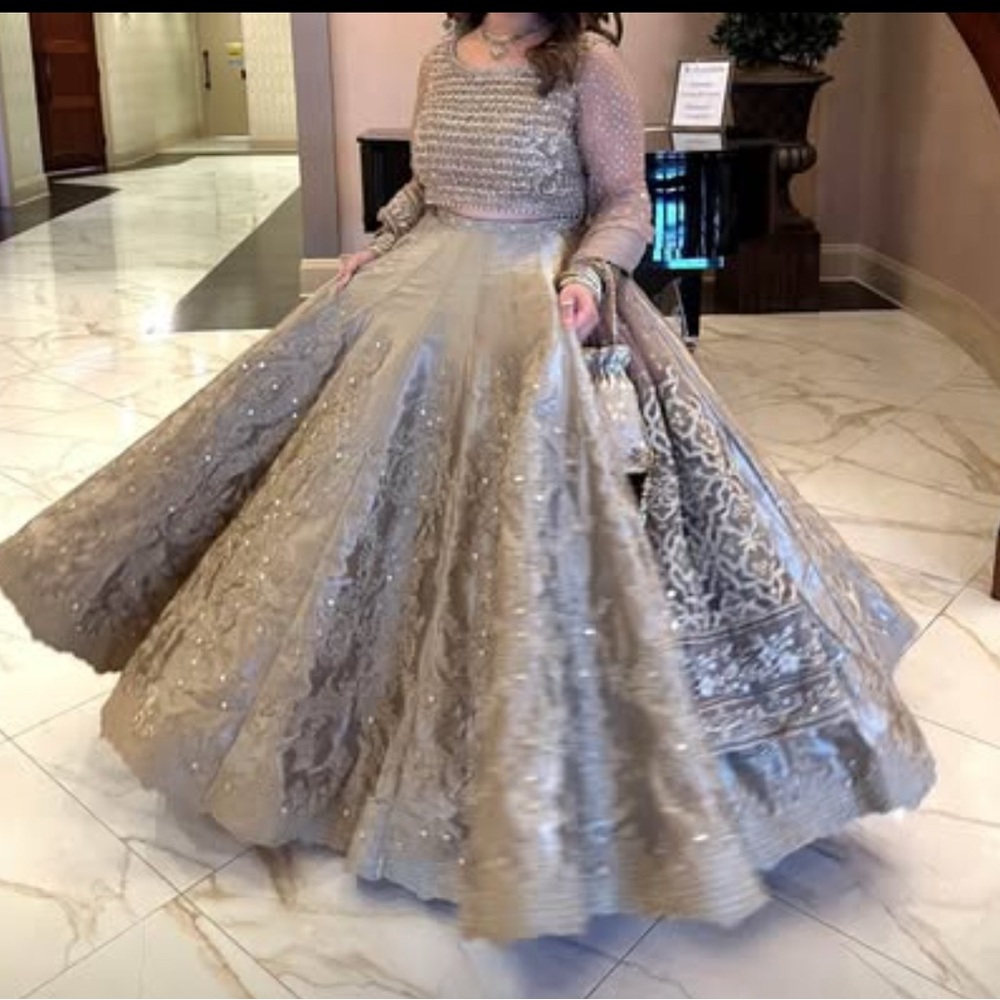 Faiza Saqlain Lehenga! - Picture 2 of 3